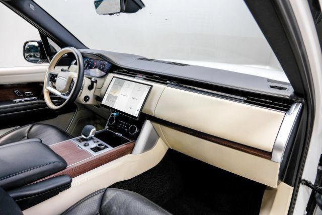 Used 2023 Land Rover Range Rover SE AWD/4WD image 18