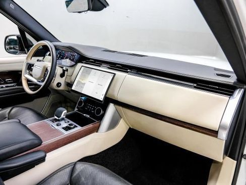 Used 2023 Land Rover Range Rover SE AWD/4WD image 18