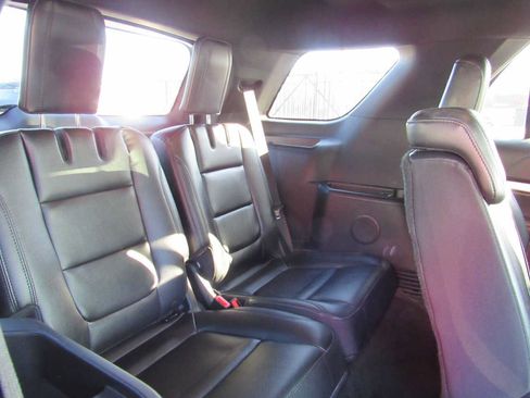 Used 2016 Ford Explorer XLT w/ Equipment Group 202A image 26