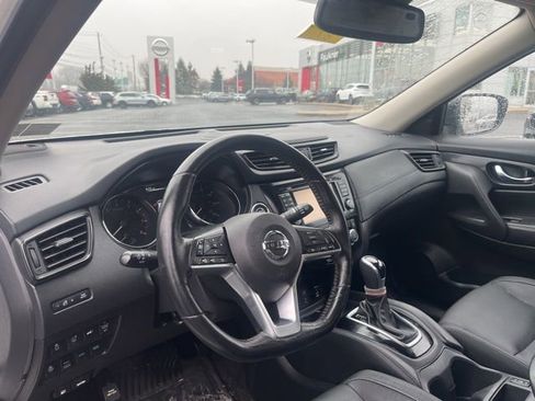 Used 2017 Nissan Rogue SL w/ SL Premium Package image 10