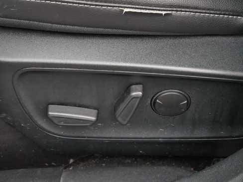 Used 2020 Ford Escape SE Sport image 5