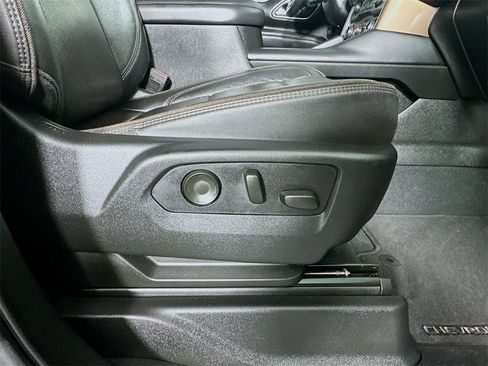 Used 2021 Chevrolet Suburban High Country w/ Premium Package image 24