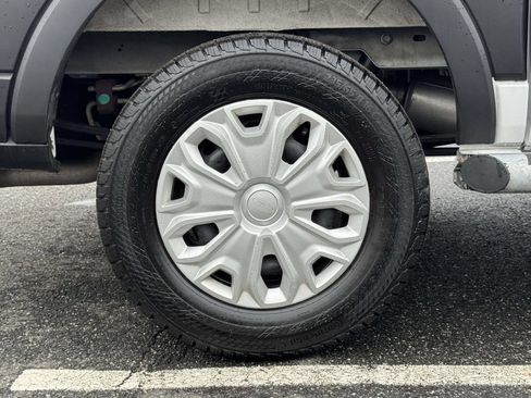 Used 2025 Ford Transit 250 Low Roof w/ Exterior Upgrade Package RWD image 9