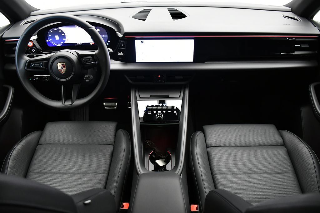 Certified 2025 Porsche Macan 4S Electric AWD/4WD image 38