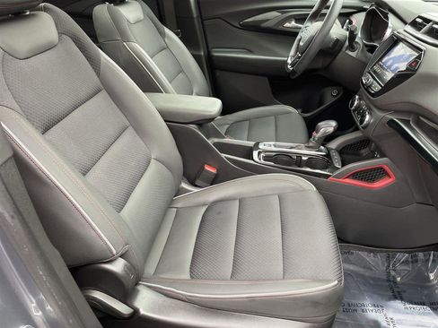 Used 2022 Chevrolet TrailBlazer RS w/ Sun and Liftgate Package image 18