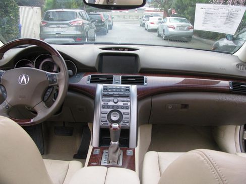 Used 2009 Acura RL w/ Technology Package AWD/4WD image 16