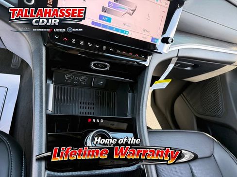 New 2026 Jeep Grand Cherokee Limited w/ Luxury Tech Group II RWD image 28