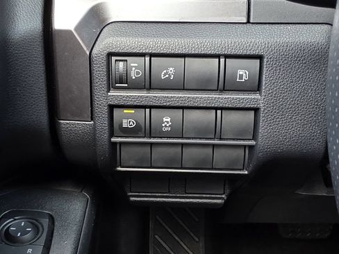 Used 2025 Toyota 4Runner SR5 AWD/4WD image 27