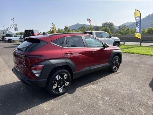Used 2025 Hyundai Kona SEL AWD/4WD image 4