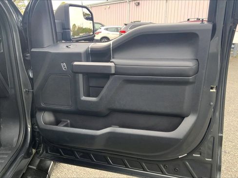 Used 2018 Ford F150 XLT w/ Equipment Group 302A Luxury AWD/4WD image 19