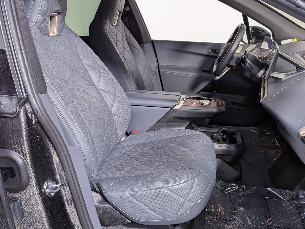 Used 2024 BMW iX M60 AWD/4WD image 29