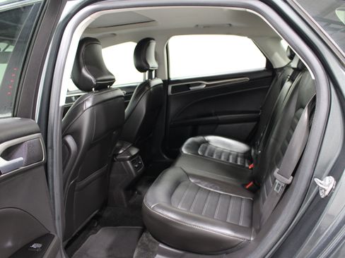 Used 2016 Ford Fusion SE w/ Equipment Group 202A FWD image 19