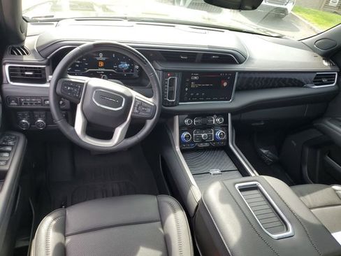 Used 2024 GMC Yukon Denali w/ Denali Reserve Package AWD/4WD image 10