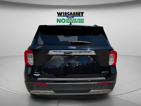 Used 2023 Ford Explorer XLT w/ Equipment Group 202A AWD/4WD image 29