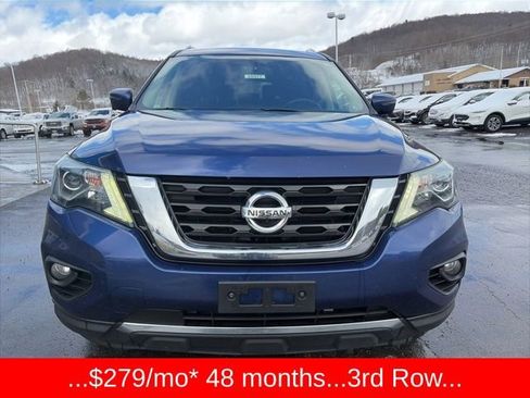 Used 2017 Nissan Pathfinder Platinum image 2