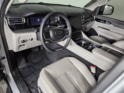 Used 2022 Jeep Wagoneer Series II w/ Premium Group I RWD image 11