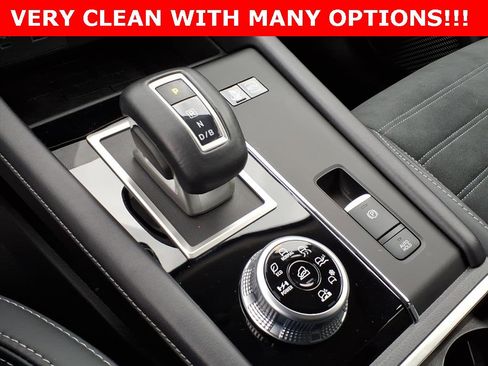 Used 2025 Mitsubishi Outlander SE image 20