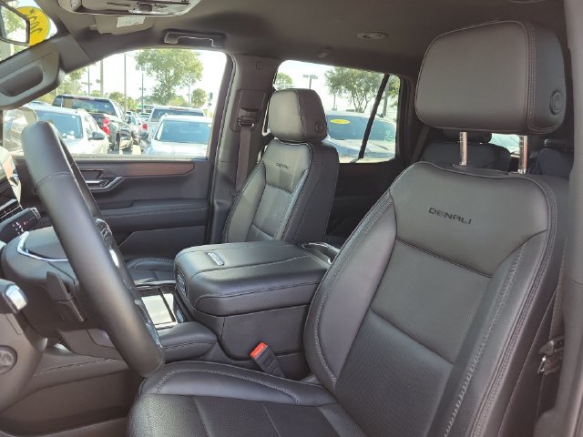 Certified 2025 GMC Yukon Denali AWD/4WD image 23