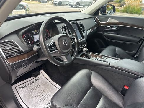 Used 2018 Volvo XC90 T6 Momentum w/ Convenience Package image 9