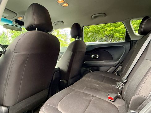 Used 2018 Kia Soul w/ Convenience Package FWD image 8