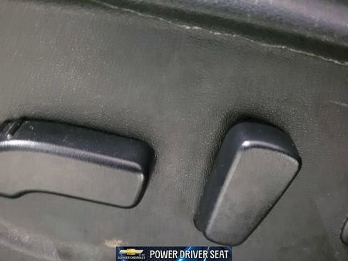 Used 2016 Nissan Rogue SV image 25