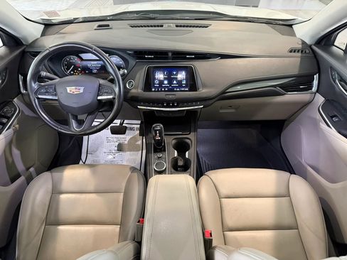 Used 2020 Cadillac XT4 Premium Luxury FWD image 18