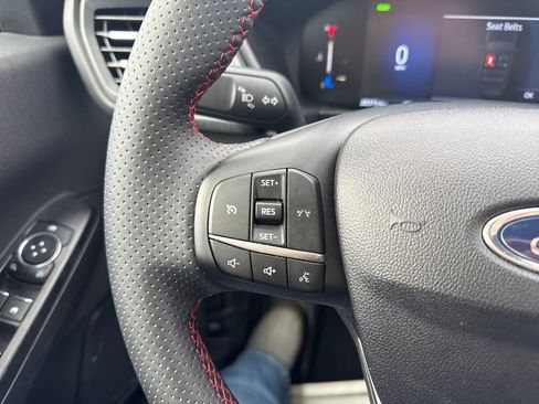 Used 2025 Ford Escape ST-Line w/ Equipment Group 301A image 32