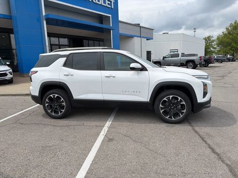 New 2026 Chevrolet Equinox LT FWD image 2