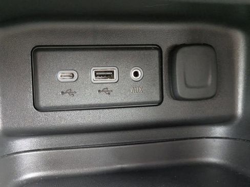 Used 2023 Chevrolet Equinox LT FWD image 25