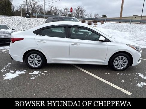 Used 2022 Hyundai Accent SE image 6