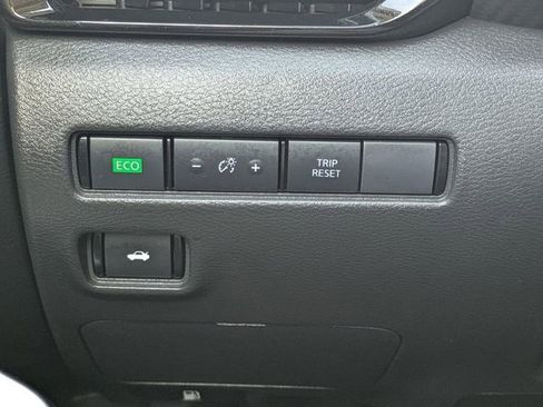 Used 2025 Nissan Sentra SR FWD image 25