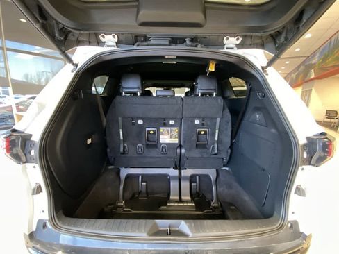 Used 2025 Toyota Sienna XSE w/ XSE Premium Package image 26