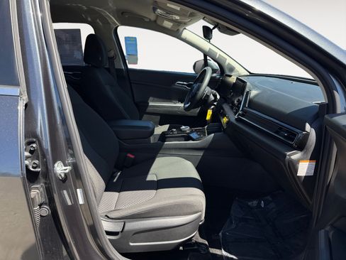 Used 2023 Kia Sportage LX AWD/4WD image 19