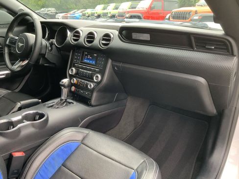 Used 2016 Ford Mustang Coupe RWD image 38
