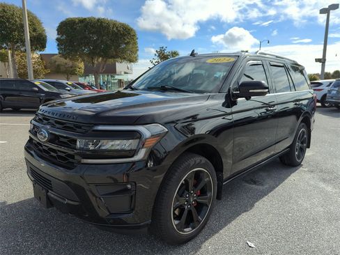 Used 2024 Ford Expedition Limited image 14