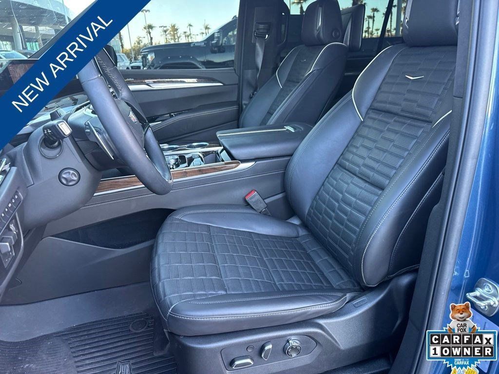 Used 2026 Cadillac Escalade ESV Platinum Sport w/ LPO, ONYX Package AWD/4WD image 23
