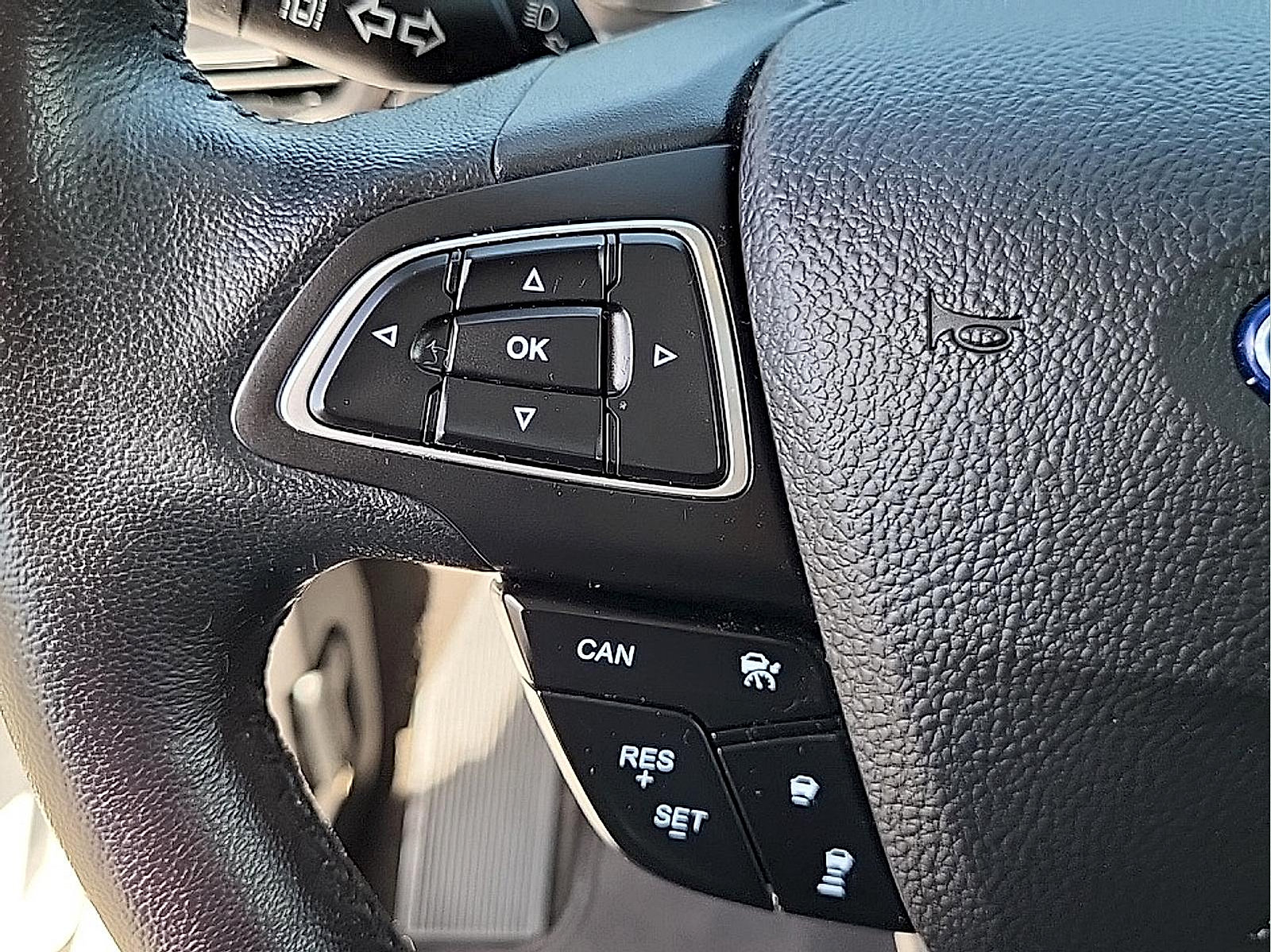 Used 2019 Ford Escape Titanium AWD/4WD image 17