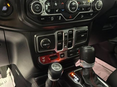 Used 2018 Jeep Wrangler Unlimited Rubicon AWD/4WD image 22