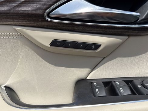 Used 2023 Buick Envision Avenir FWD image 13