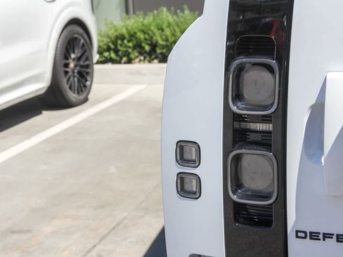 New 2025 Land Rover Defender 130 V8 image 7