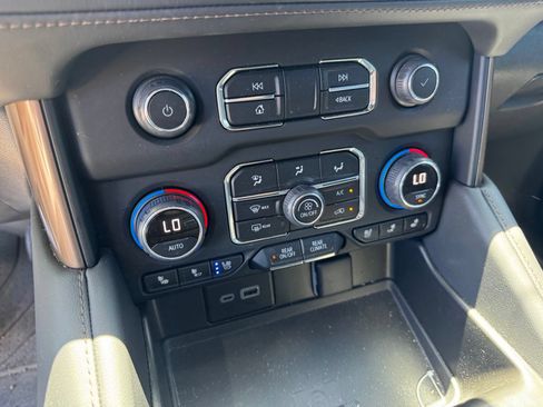 Used 2023 Chevrolet Tahoe High Country AWD/4WD image 24