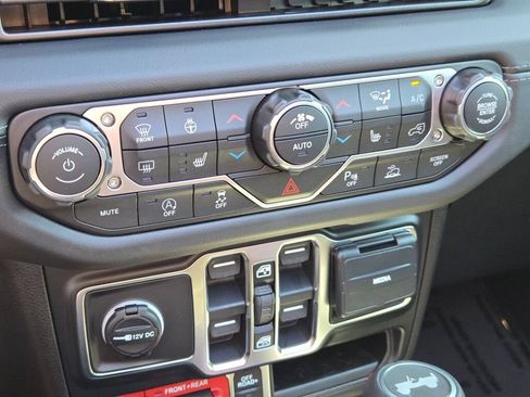 New 2026 Jeep Wrangler Unlimited Rubicon AWD/4WD image 30