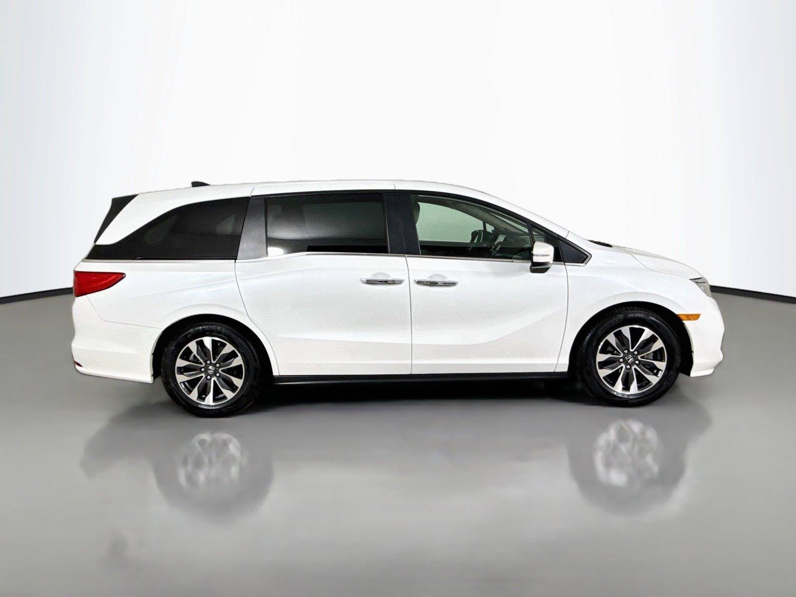 Certified 2024 Honda Odyssey EX-L image 18