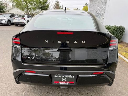 New 2026 Nissan Leaf SV+ w/ Floor Mat Package (SV+) FWD image 8