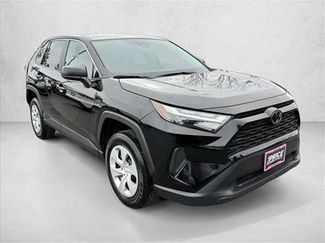 Used 2024 Toyota RAV4 LE AWD/4WD video 3