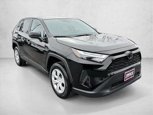 Used 2024 Toyota RAV4 LE AWD/4WD image 3