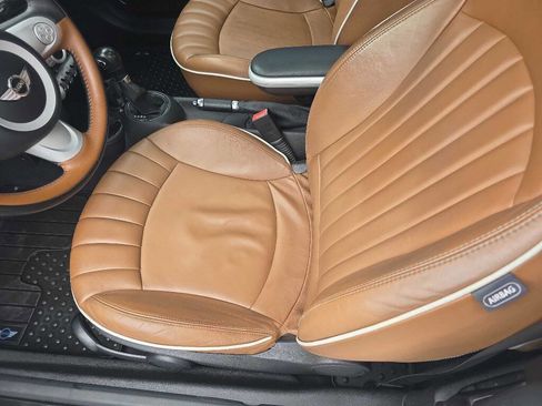 Used 2010 MINI Cooper Hardtop image 11