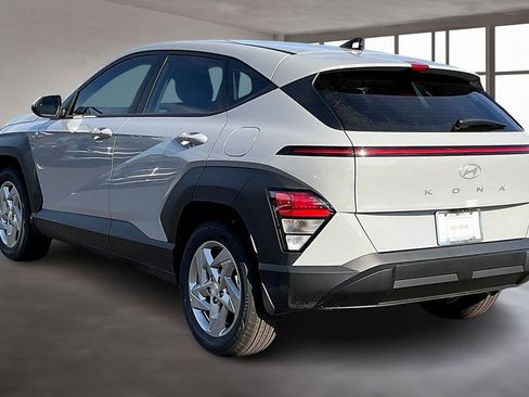 New 2026 Hyundai Kona SE image 3