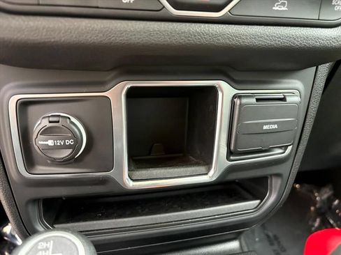 Used 2024 Jeep Wrangler Unlimited Sport AWD/4WD image 24