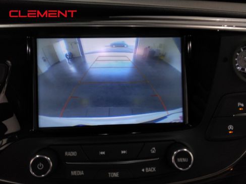 Used 2020 Buick Envision Essence image 25